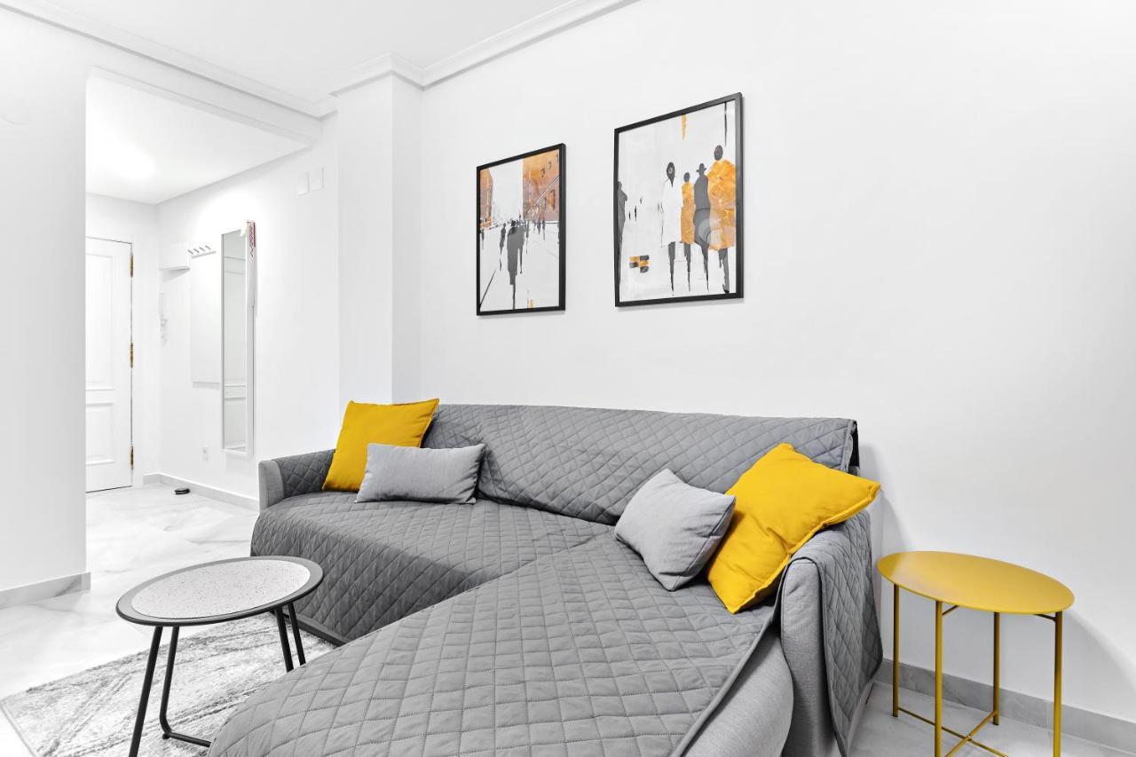 Lovely Sunny Apartment With Shared Pool And Private Parking Торевьиа Экстерьер фото