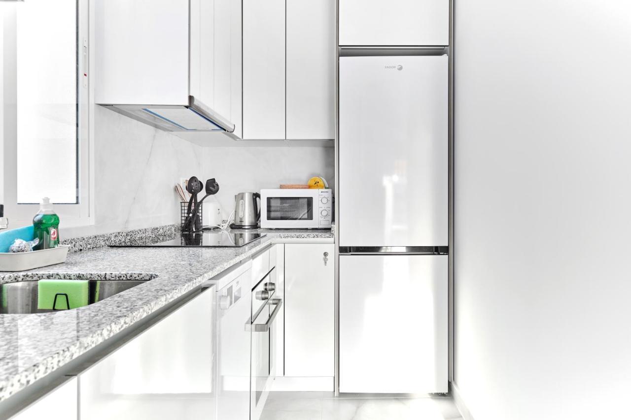 Lovely Sunny Apartment With Shared Pool And Private Parking Торевьиа Экстерьер фото