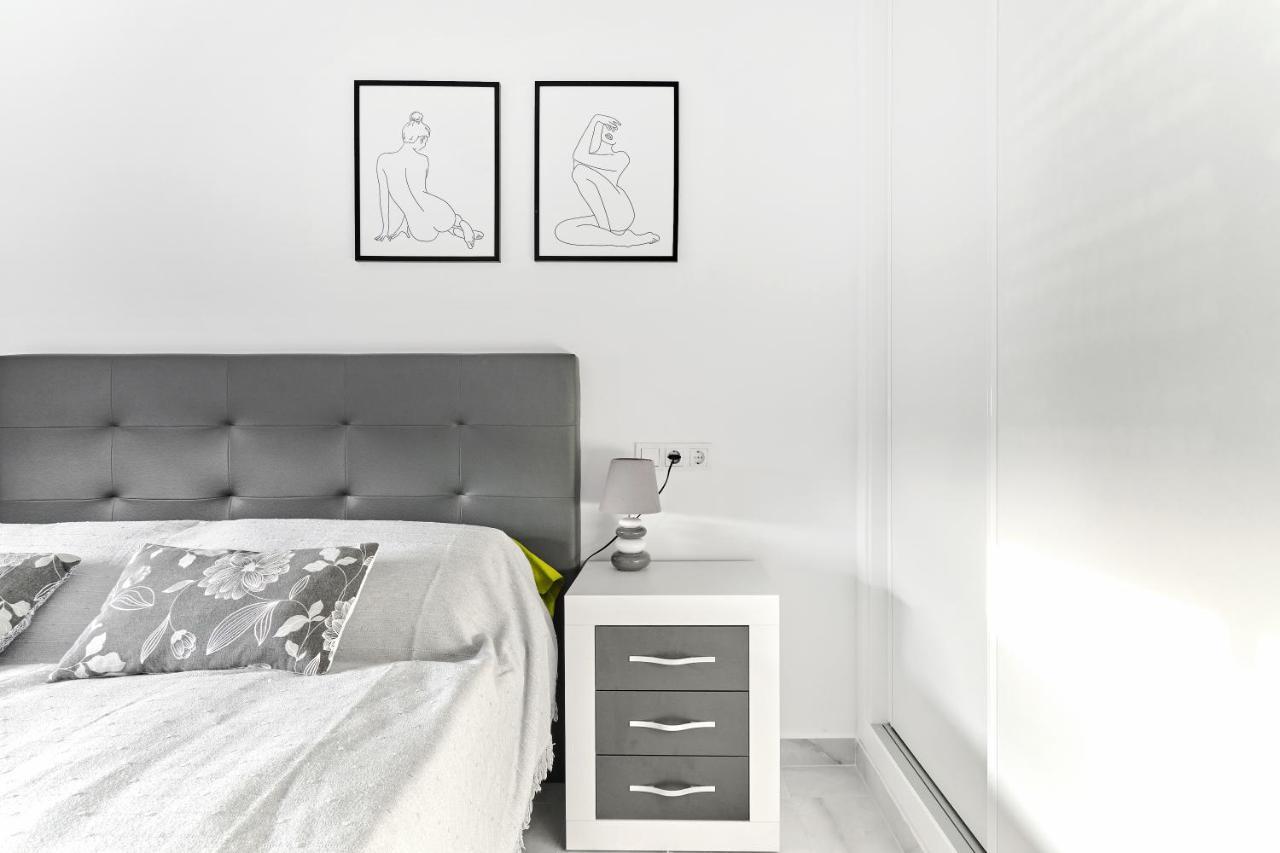 Lovely Sunny Apartment With Shared Pool And Private Parking Торевьиа Экстерьер фото