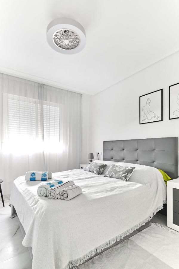 Lovely Sunny Apartment With Shared Pool And Private Parking Торевьиа Экстерьер фото