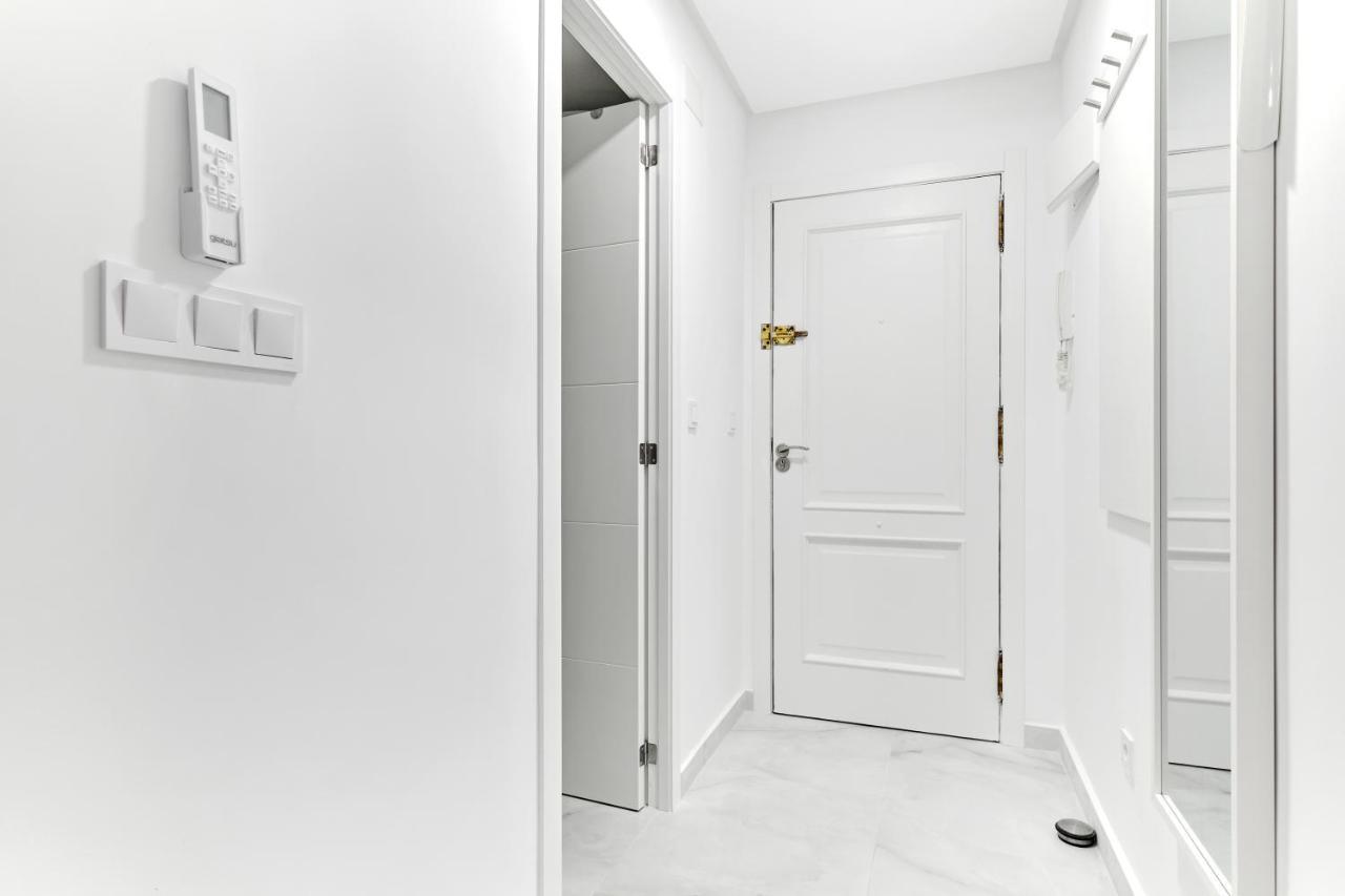 Lovely Sunny Apartment With Shared Pool And Private Parking Торевьиа Экстерьер фото